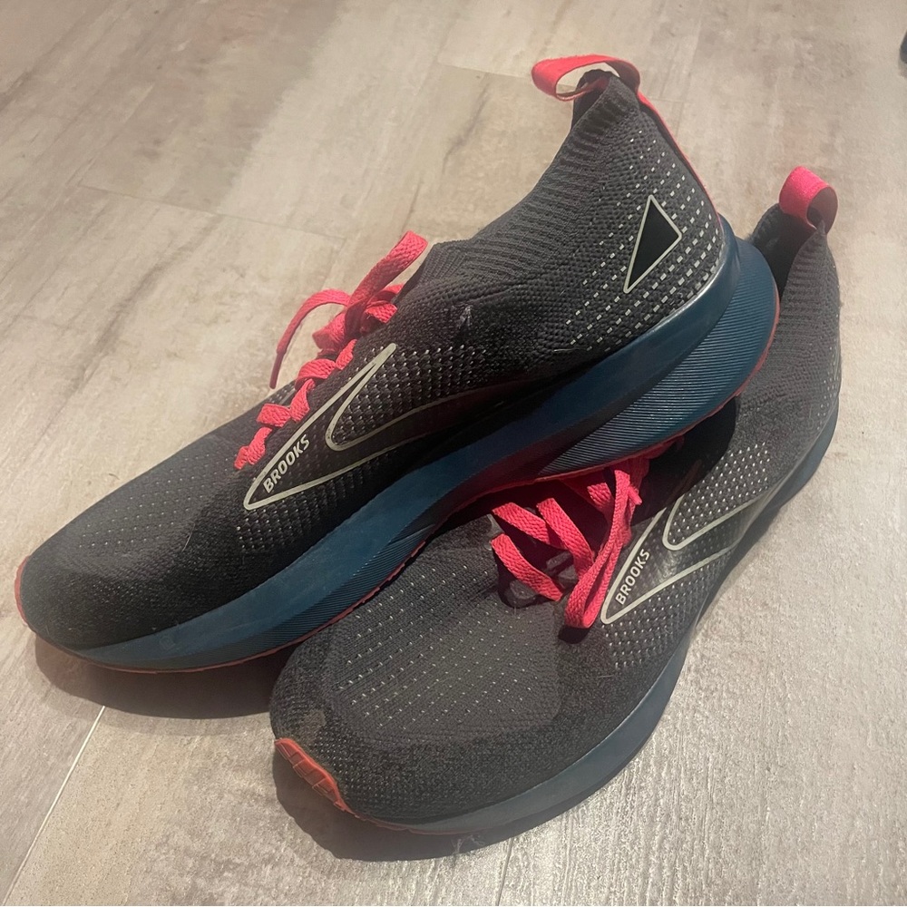 Brooks Levitate Stealthfit 5